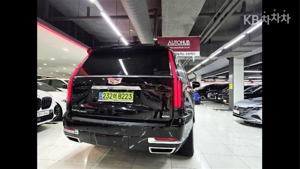 Cadillac Escalade — miniaturë 3