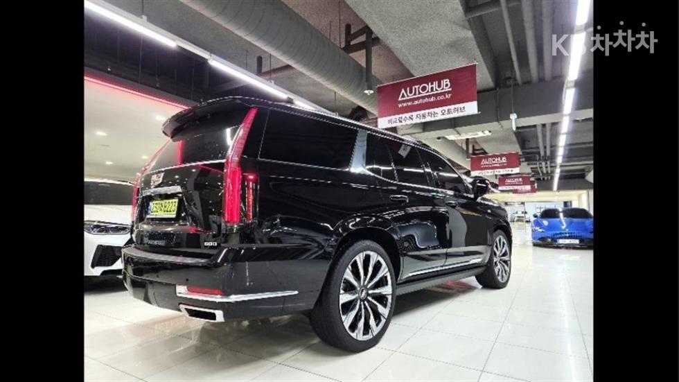 Cadillac Escalade — miniaturë 4