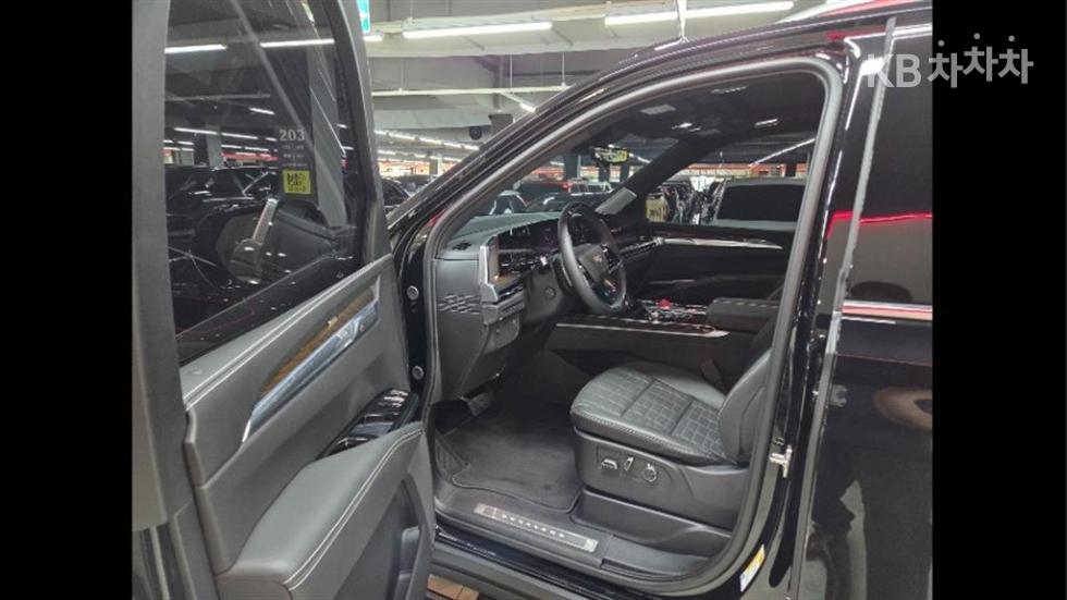 Cadillac Escalade — miniaturë 6