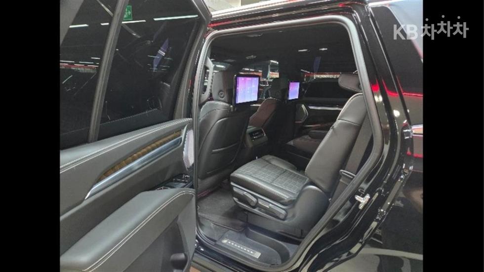 Cadillac Escalade — miniaturë 7