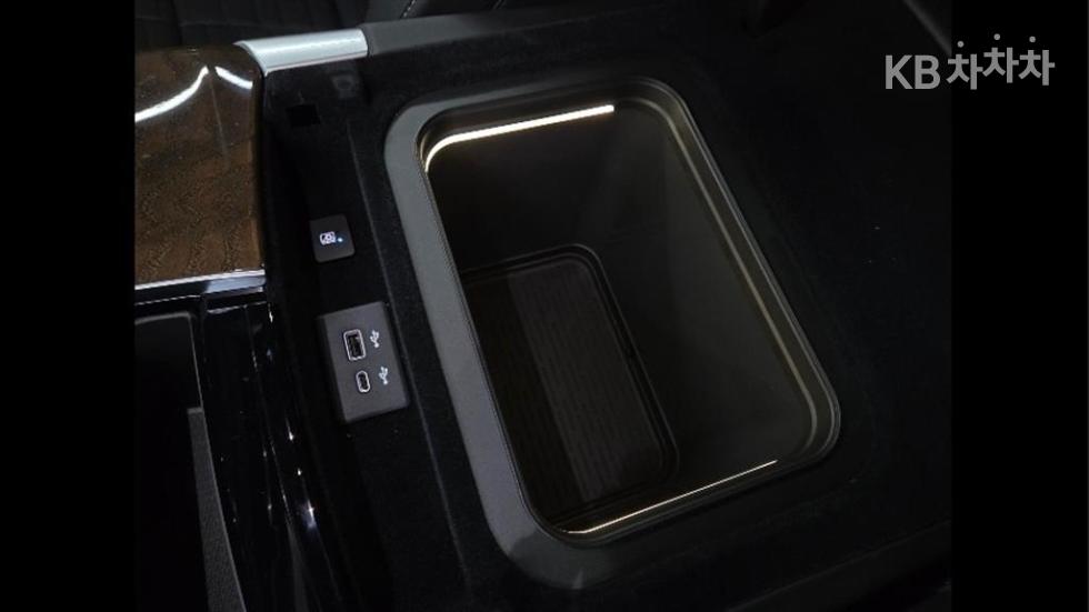 Cadillac Escalade — miniaturë 12