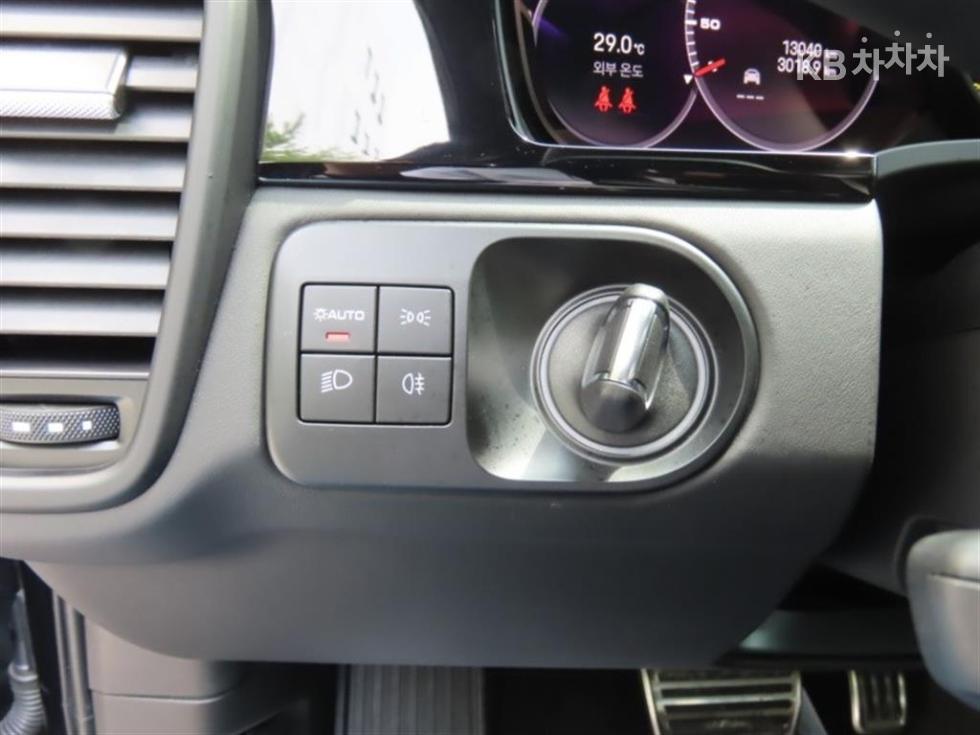 Porsche Cayenne — miniaturë 12