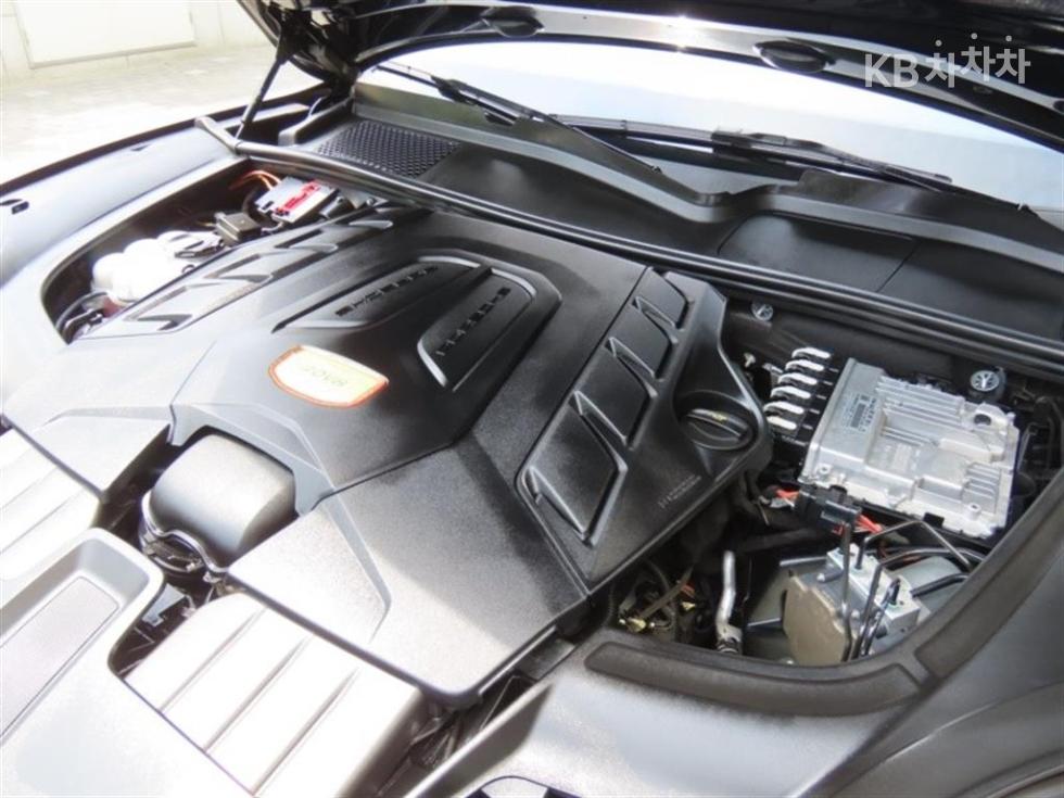 Porsche Cayenne — miniaturë 20