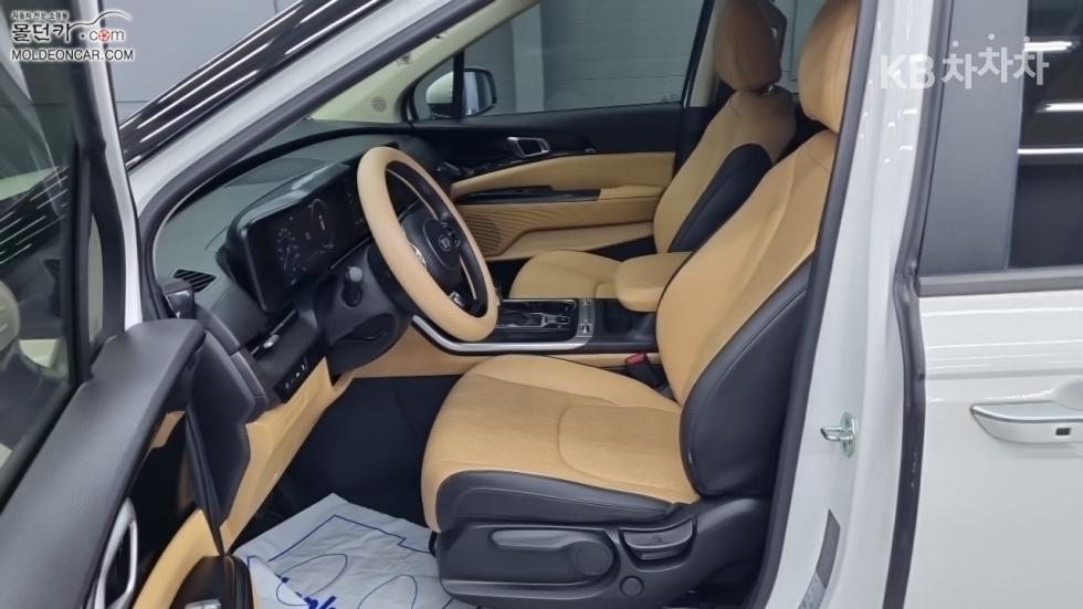 Kia Carnival — miniaturë 9
