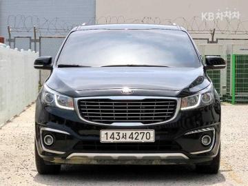Kia Carnival 9  seats 2.2  diesel  luxury — foto 1