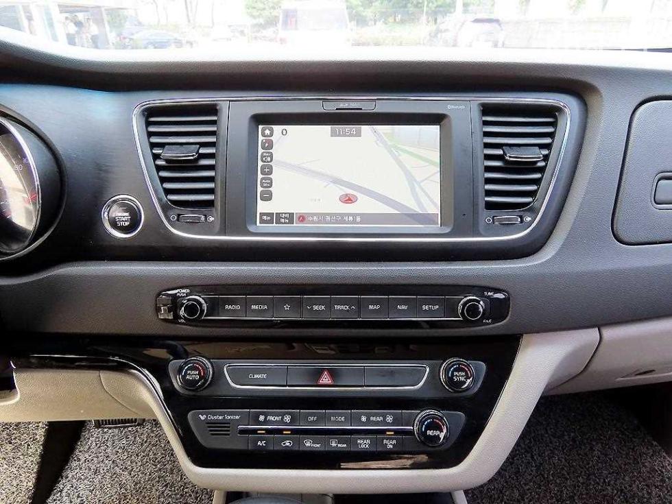 Kia Carnival — miniaturë 13