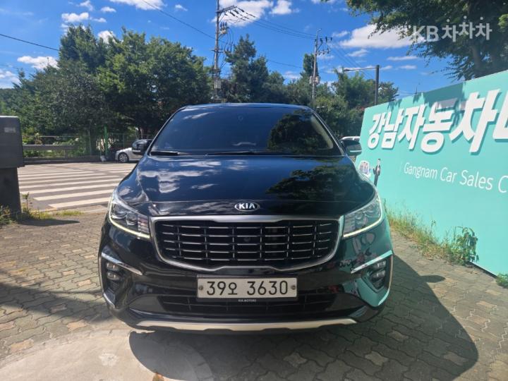 Kia Carnival 9인승 2.2 디젤 노블레스 스페셜 — foto 1