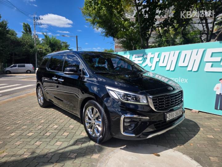 Kia Carnival — miniaturë 2