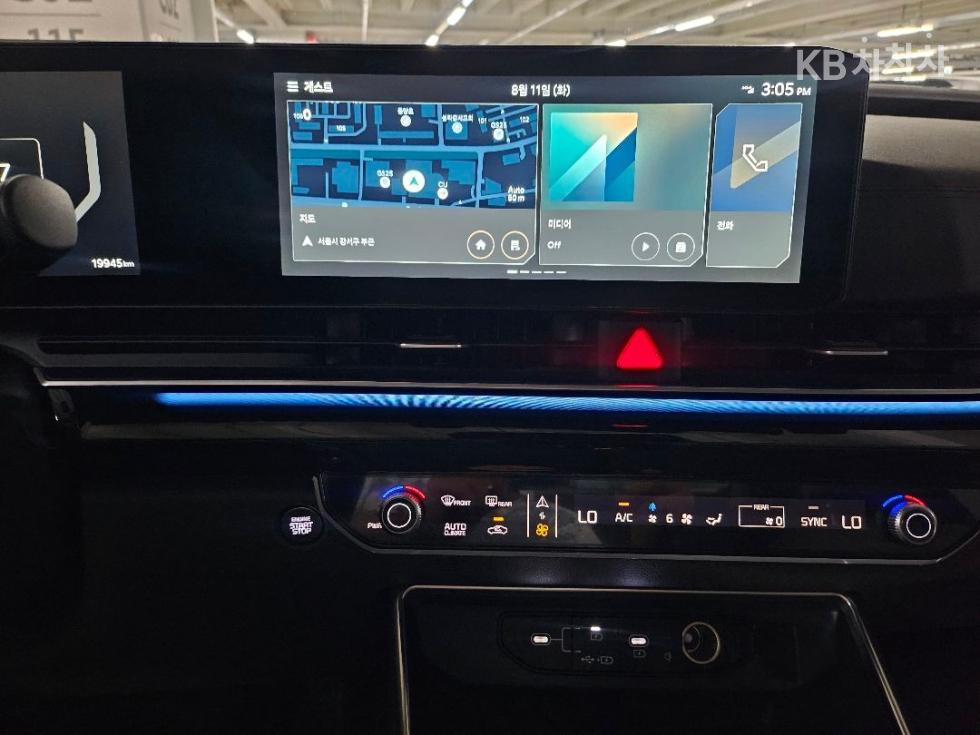 Kia Carnival — miniaturë 10