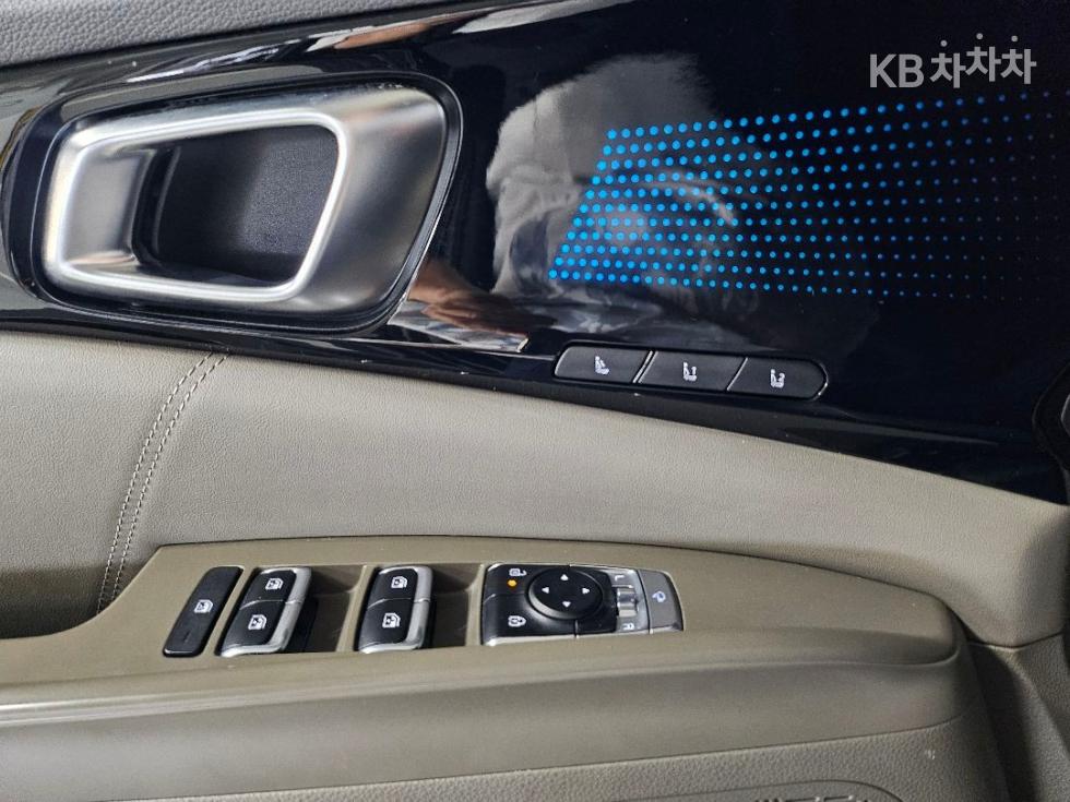 Kia Carnival — miniaturë 18