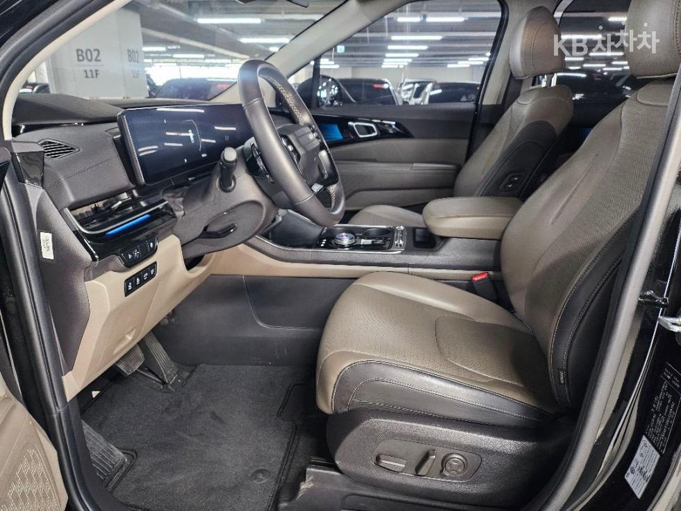 Kia Carnival — miniaturë 15