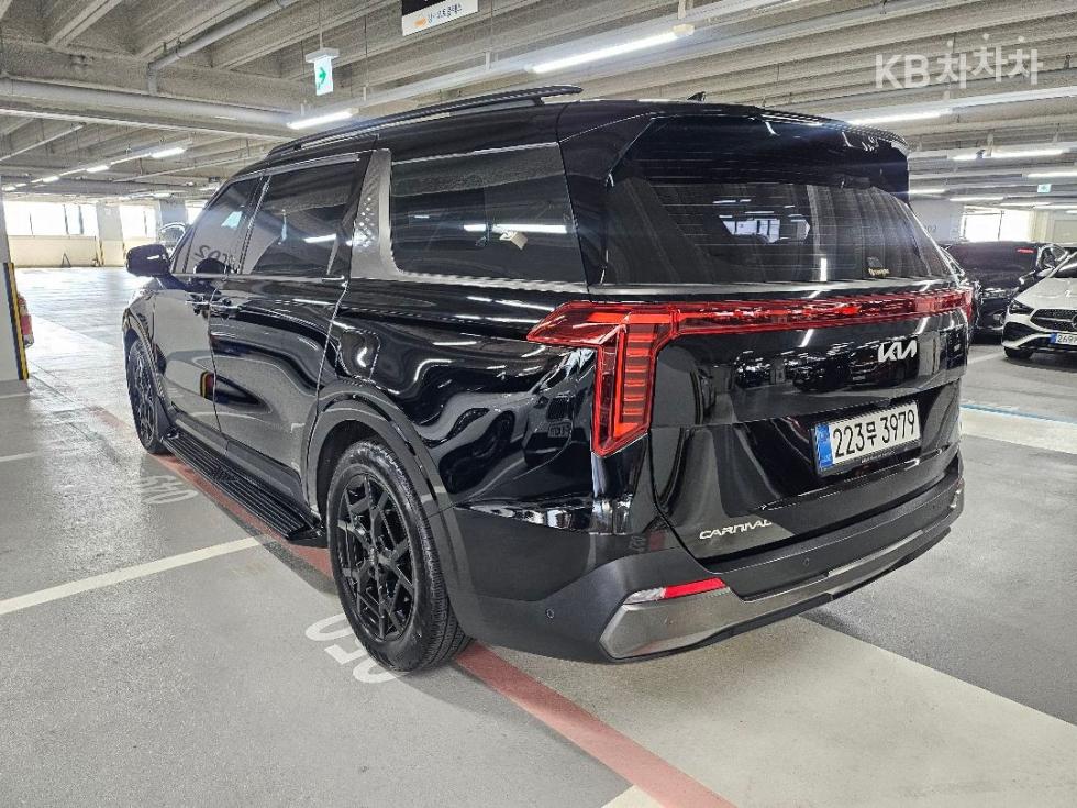 Kia Carnival — miniaturë 5