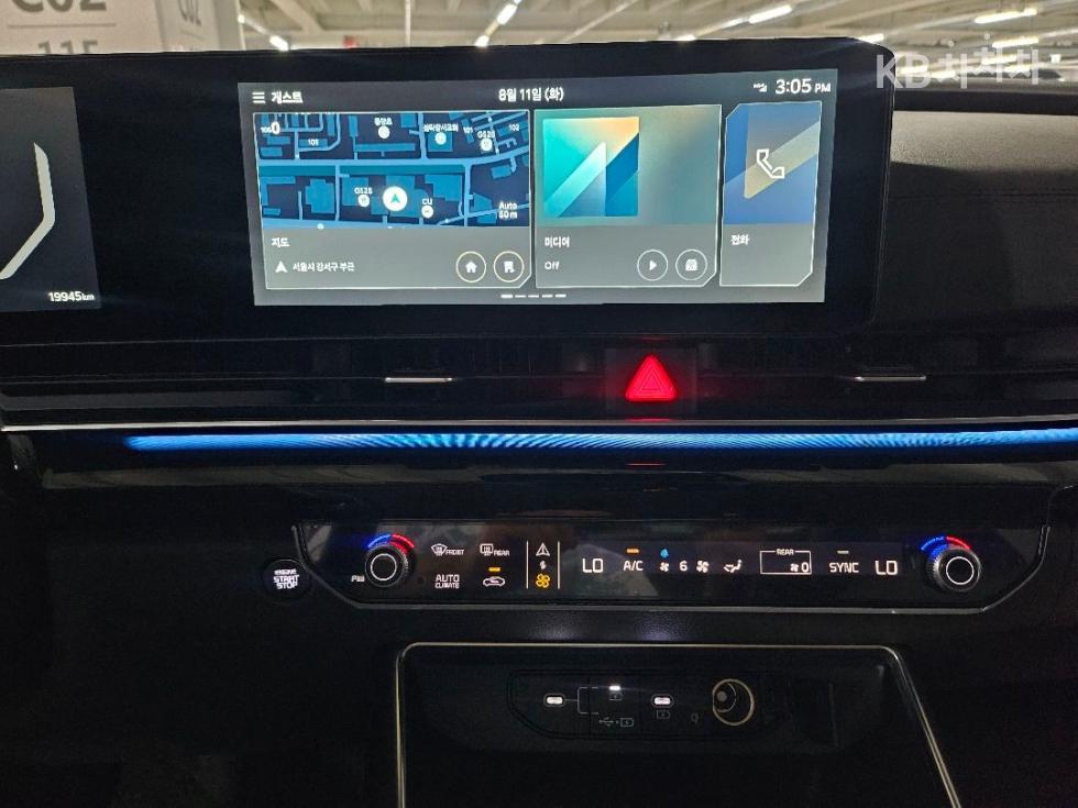 Kia Carnival — miniaturë 21
