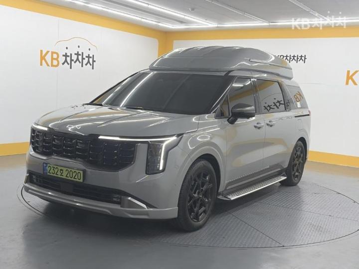 Kia Carnival HEV 9-Seater Hi-Limousine (Special vehicle) — foto 1