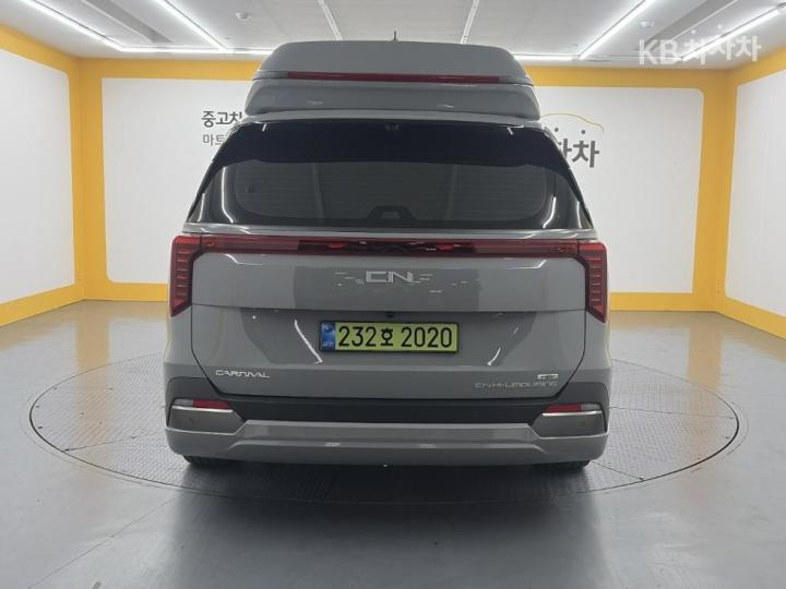 Kia Carnival — miniaturë 3