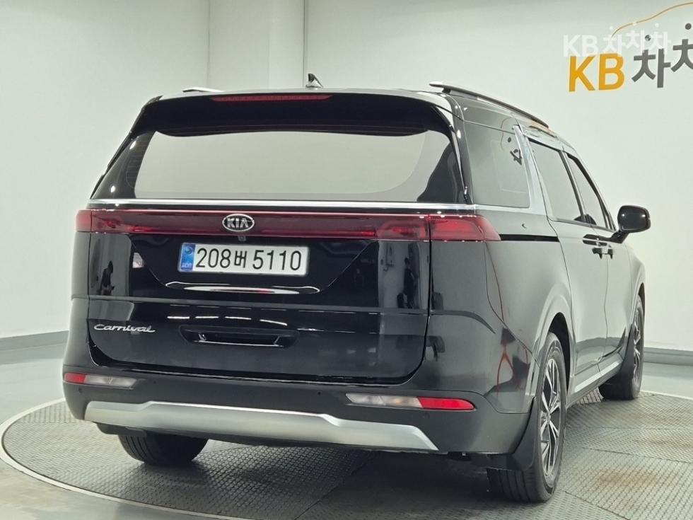 Kia Carnival — miniaturë 3