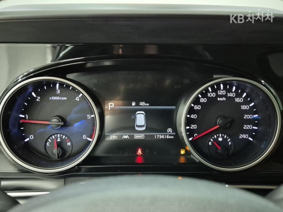 Kia Carnival — miniaturë 6