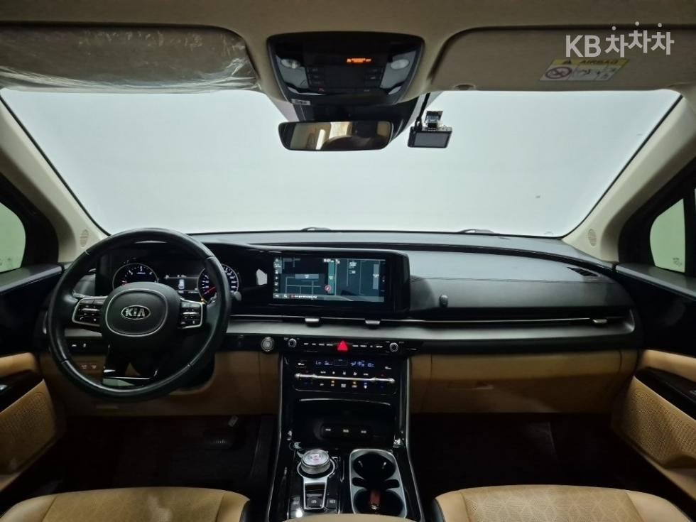 Kia Carnival — miniaturë 7