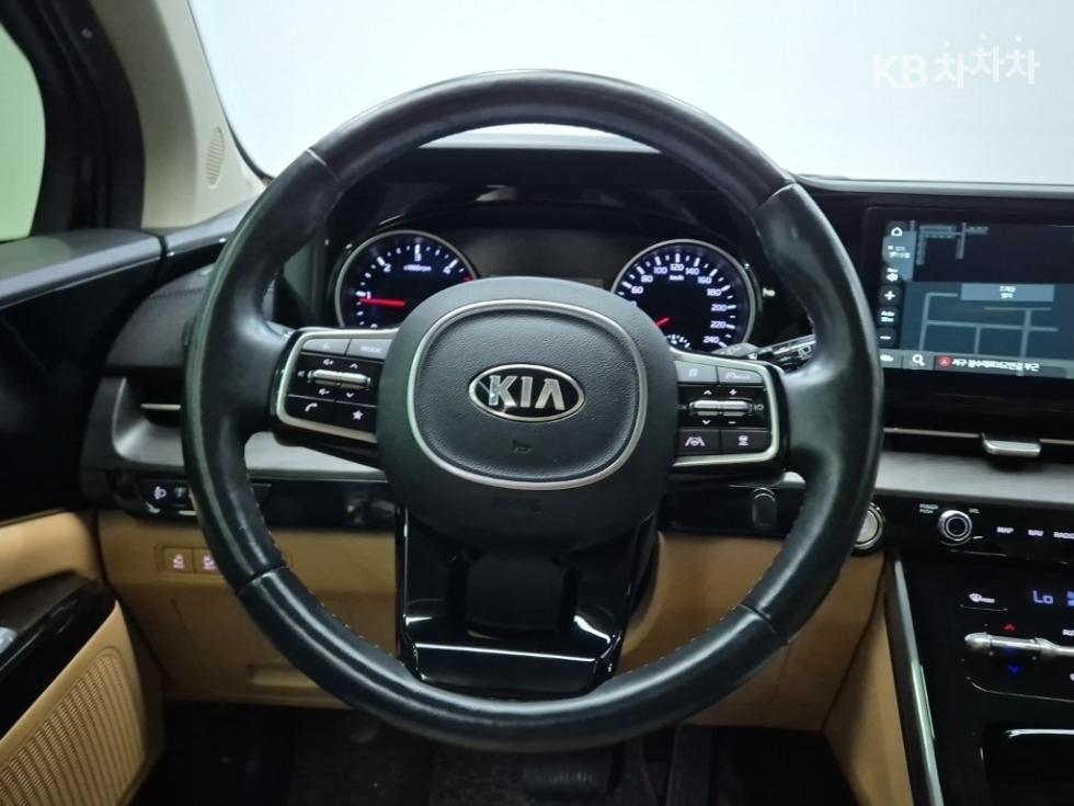 Kia Carnival — miniaturë 9