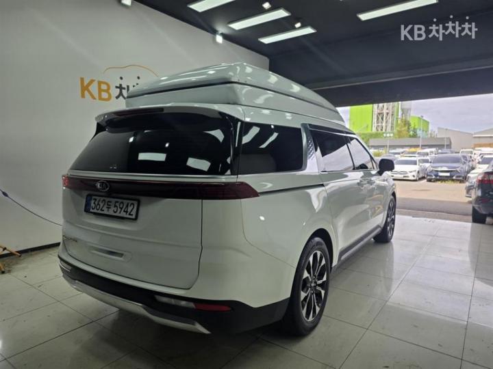 Kia Carnival — miniaturë 4