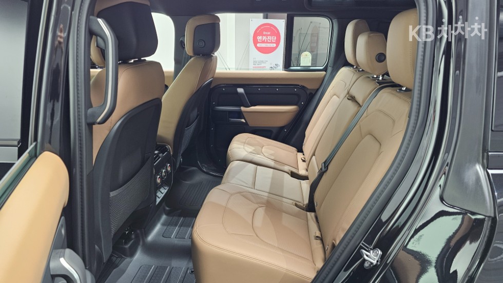 Land Rover Defender — miniaturë 4