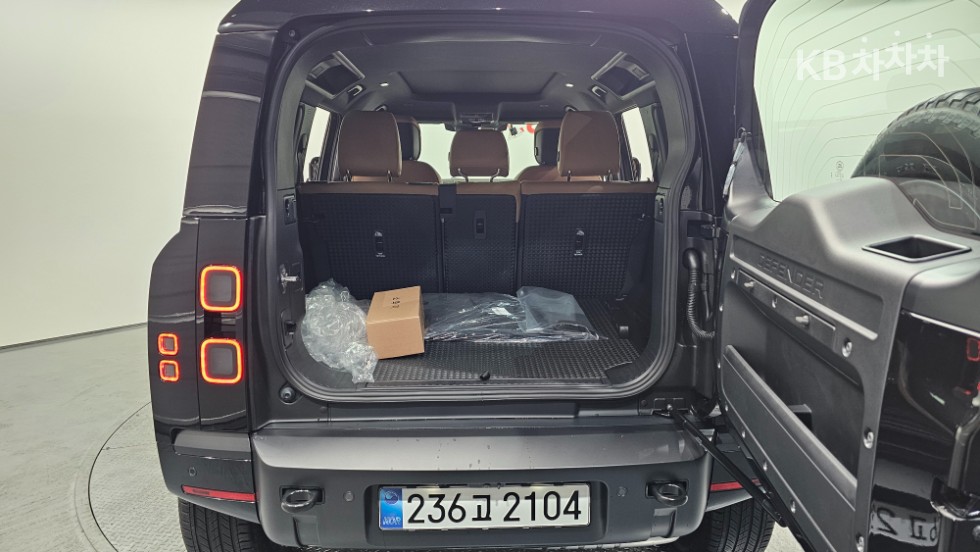Land Rover Defender — miniaturë 10