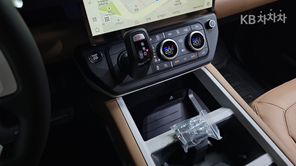 Land Rover Defender — miniaturë 13