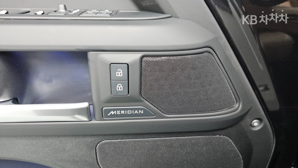 Land Rover Defender — miniaturë 22
