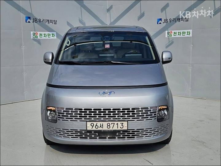 Hyundai Staria 2.2  5  mordern — foto 1
