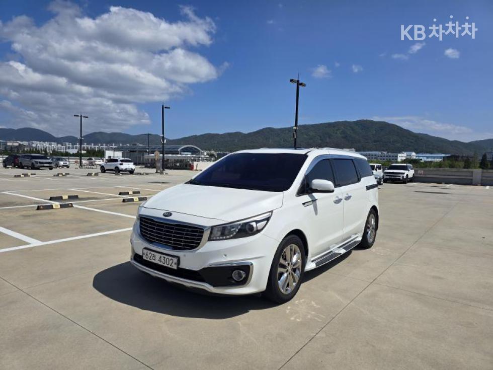Kia Carnival — miniaturë 2