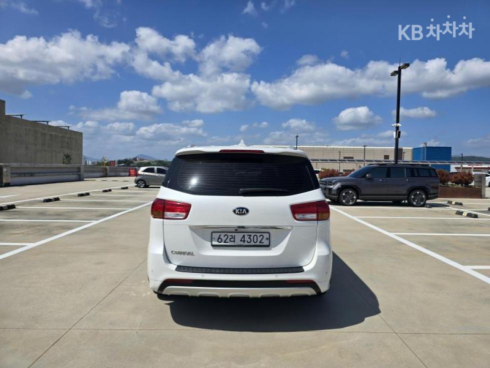 Kia Carnival — miniaturë 3