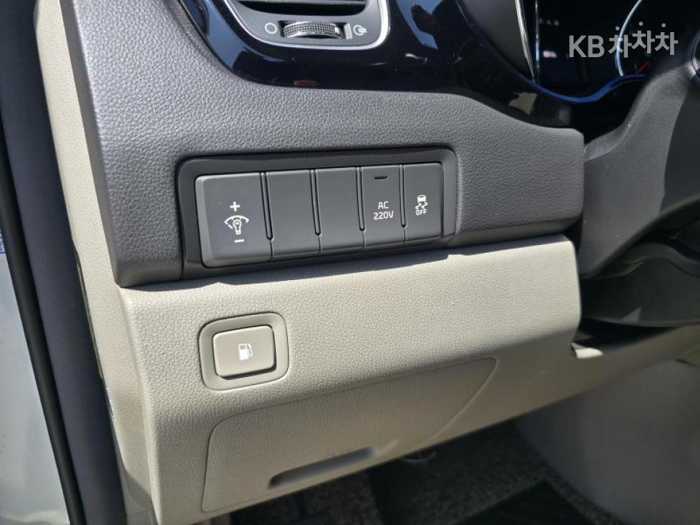 Kia Carnival — miniaturë 9