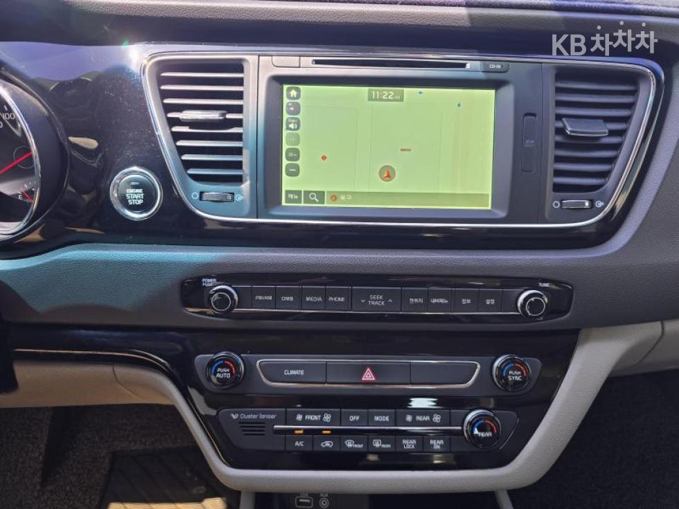 Kia Carnival — miniaturë 13
