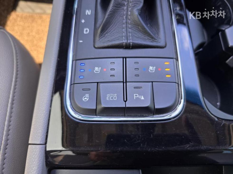 Kia Carnival — miniaturë 15