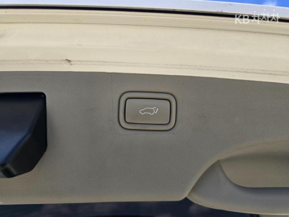 Kia Carnival — miniaturë 18