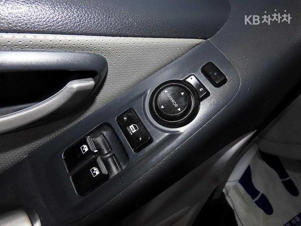 Hyundai Starex — miniaturë 12