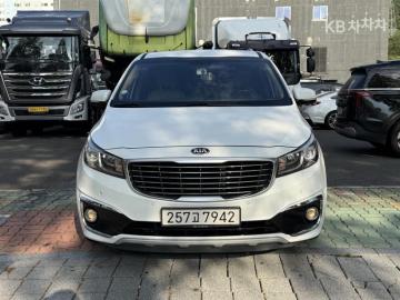 Kia Carnival 9  seats 2.2  diesel  noblesse — foto 1