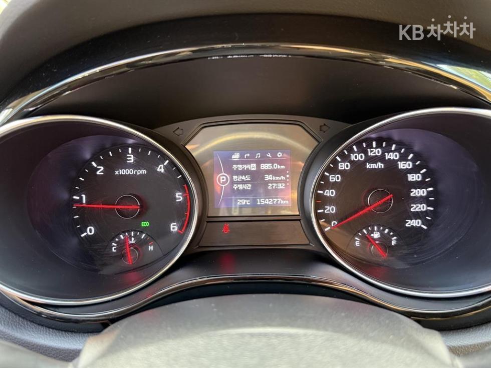 Kia Carnival — miniaturë 10