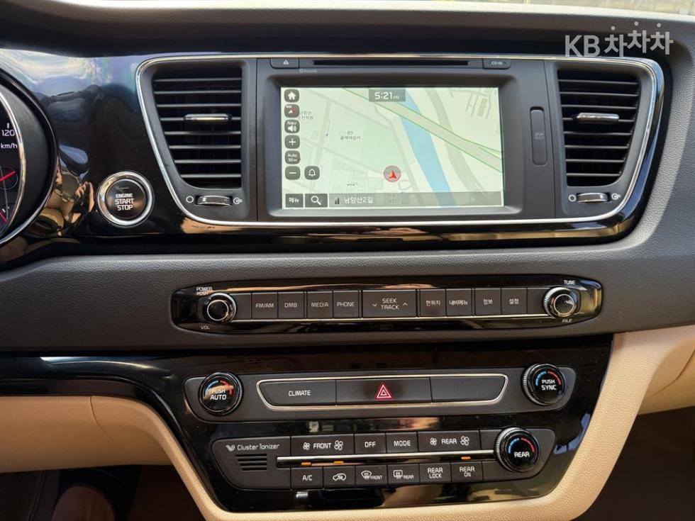 Kia Carnival — miniaturë 11