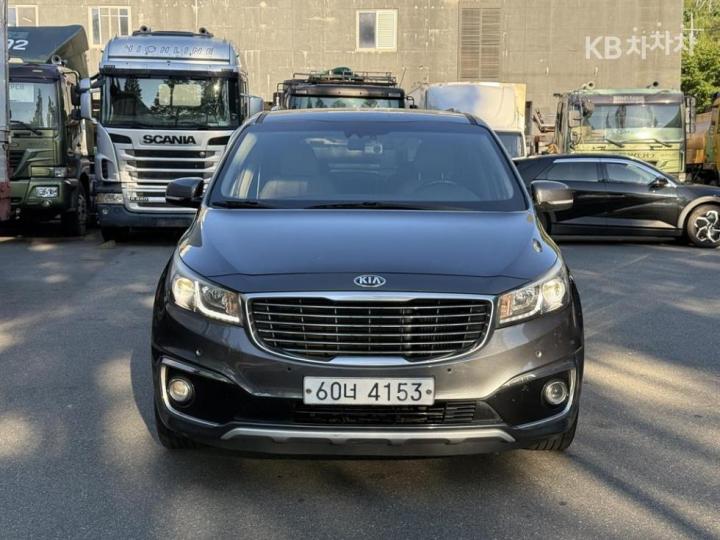Kia Carnival 9  seats 2.2  diesel  noblesse — foto 1