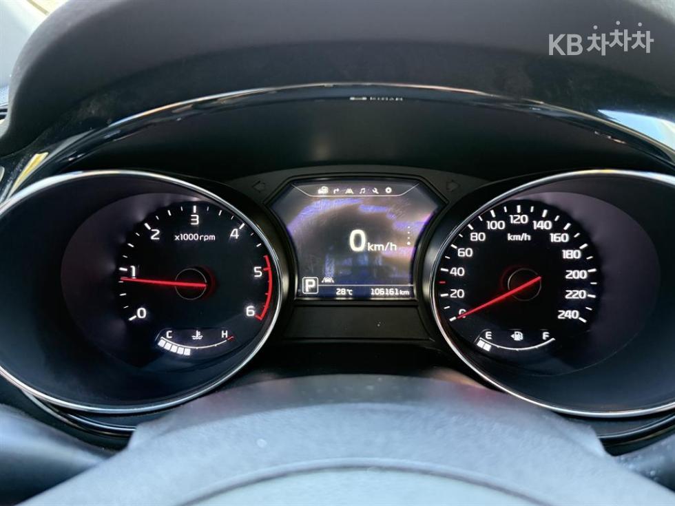Kia Carnival — miniaturë 11