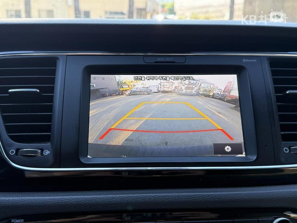Kia Carnival — miniaturë 13