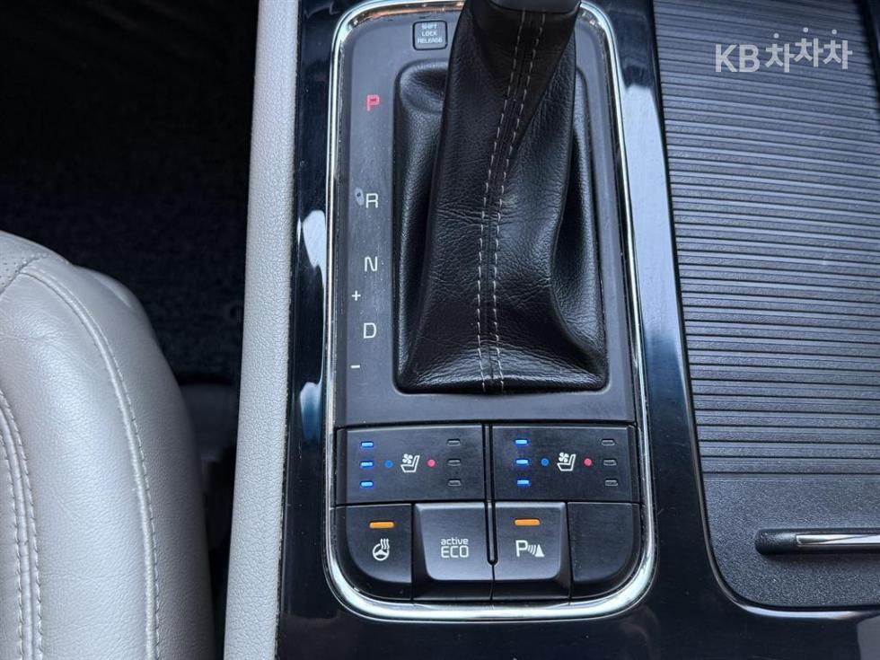 Kia Carnival — miniaturë 14