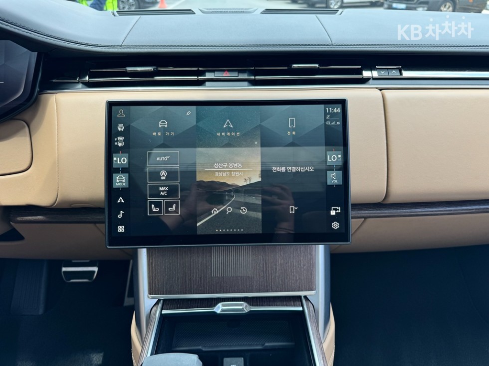 Land Rover Range Rover — miniaturë 9