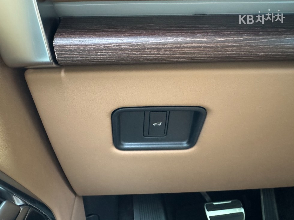 Land Rover Range Rover — miniaturë 10