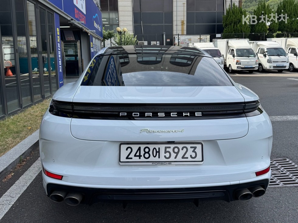 Porsche Panamera — miniaturë 3