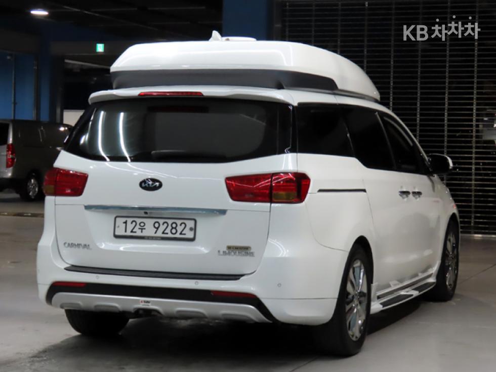 Kia Carnival — miniaturë 4