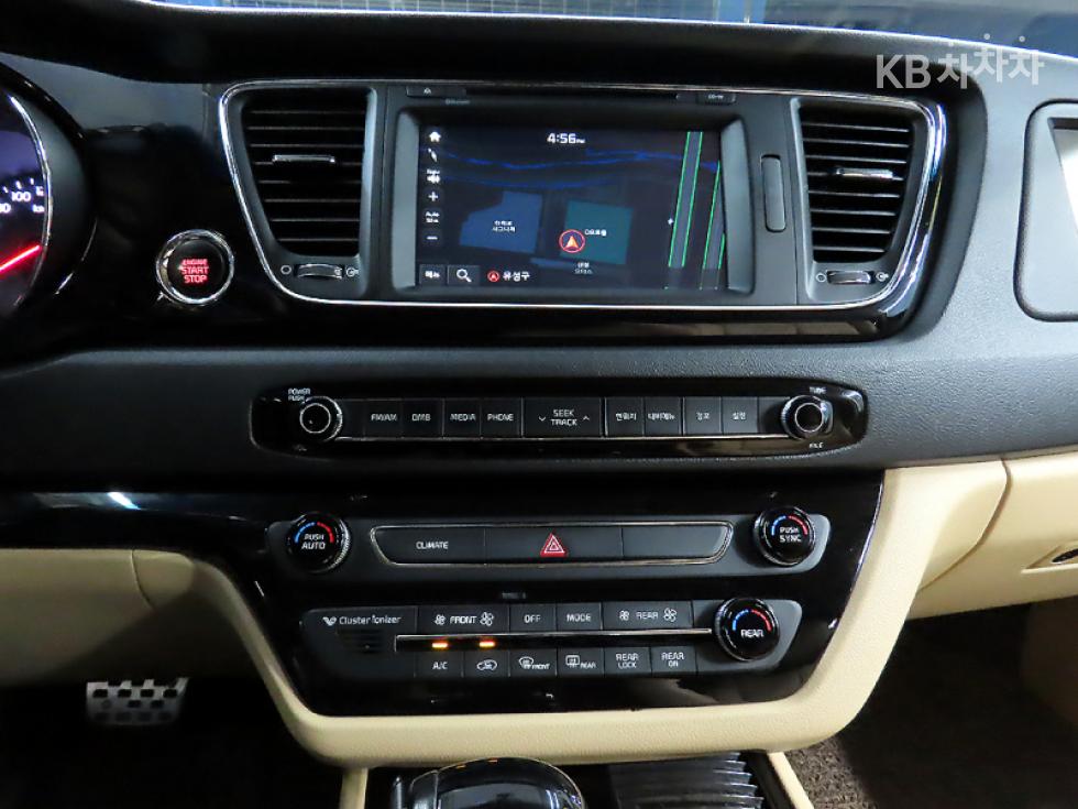 Kia Carnival — miniaturë 12