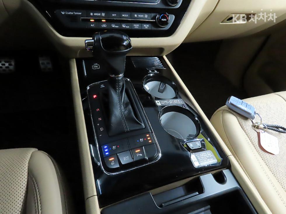 Kia Carnival — miniaturë 13