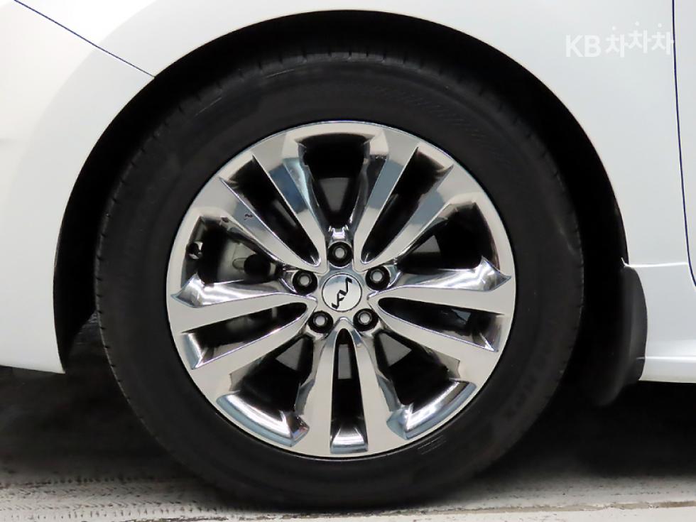 Kia Carnival — miniaturë 20